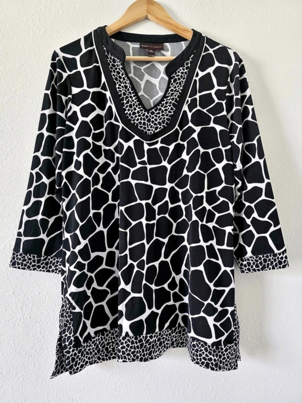 Dana Buchman Animal Print Tunic Black & White Size Medium Like New